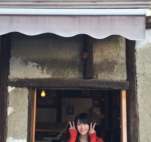 來源／横山由依(左)、はんなりギロリの頼子さん公式(右上/右下) Twitterhttps://twitter.com/Yui_yoko1208/status…