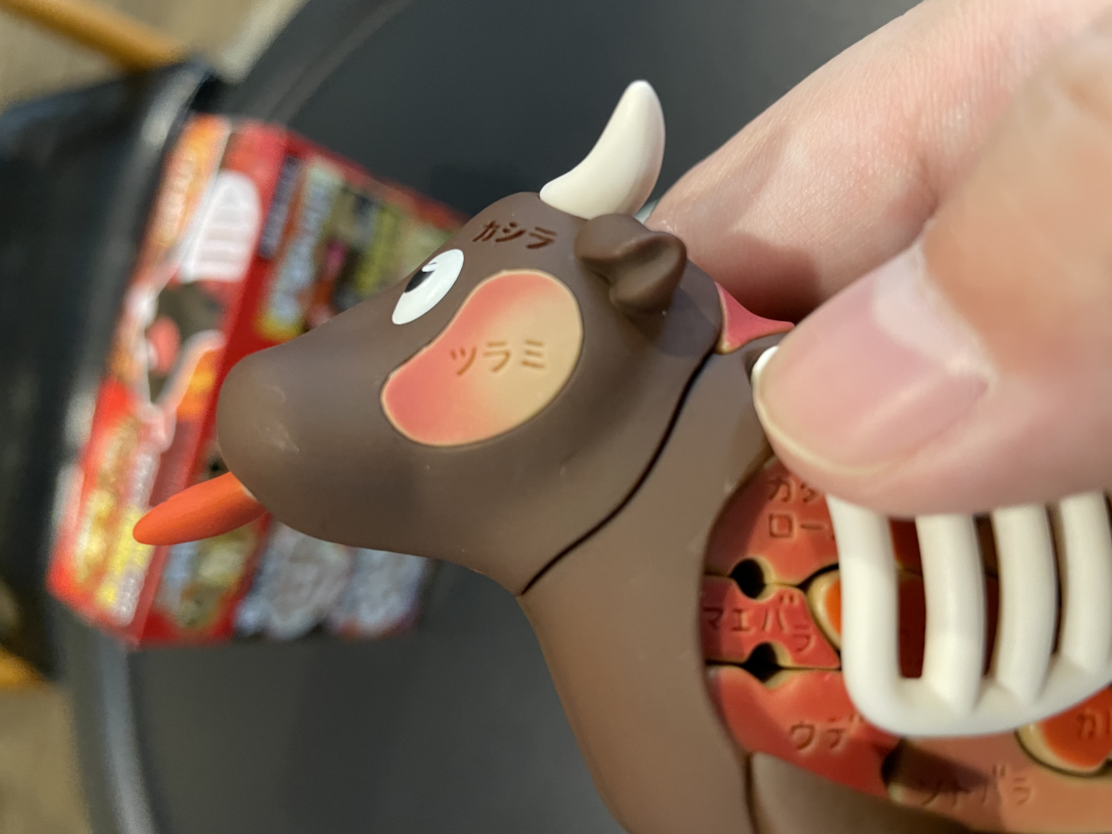【開箱】一頭買い!! 特選焼肉パズル-ウシ 日本買一頭牛益智遊戲 邊拼圖邊學牛的部位